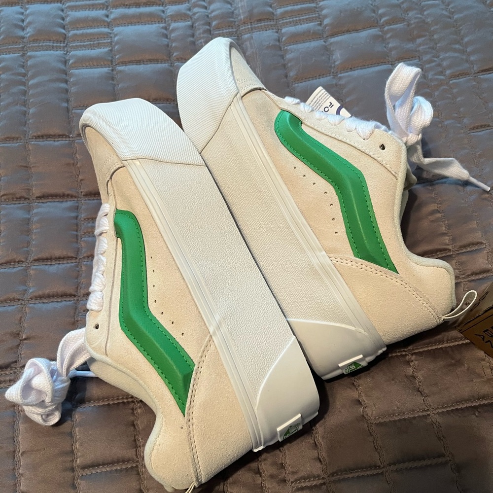 NWT Knu Stack Vans Platform White and Green Sneakers
